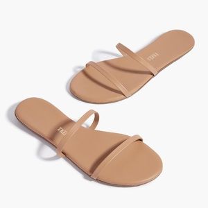 NWT TKEES Gemma Sandals